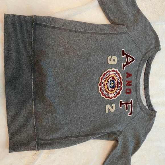 Cute Abercrombie and fitch top - Picture 1 of 1